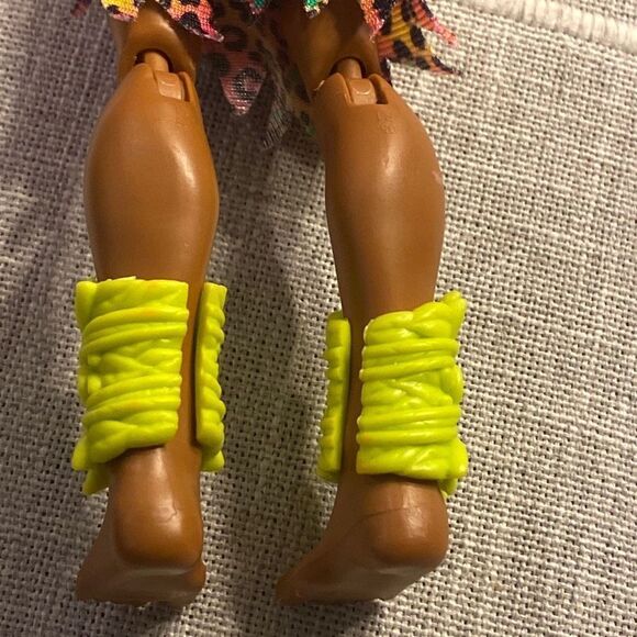 Mattel Cave Club Prehistoric Fashion Doll FERNESSA - Picture 7 of 9